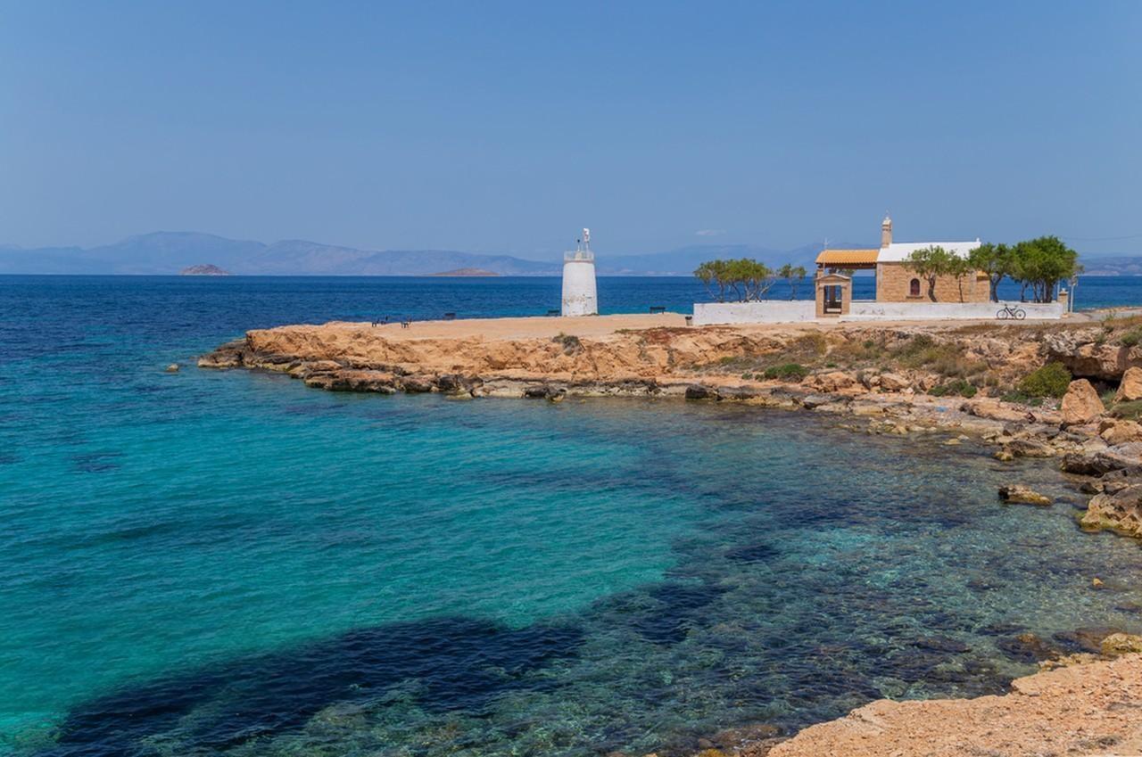 埃伊纳岛的灯塔